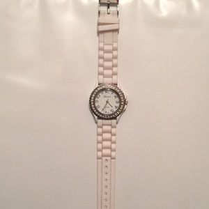 White Geneva watch ⌚️